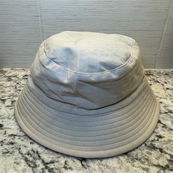 Cream Bucket Hat reversible - Picture 2 of 3